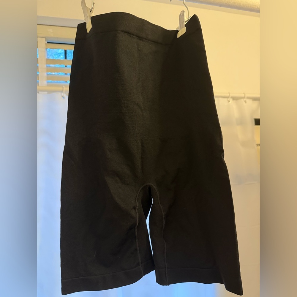 Yummie Black High-Waisted Shaping Short